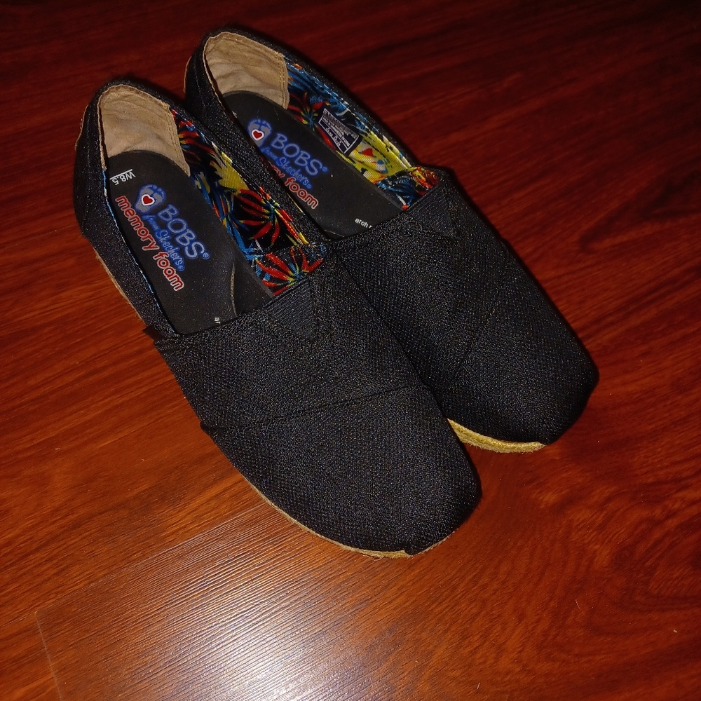 BOBS black memory form skeckers